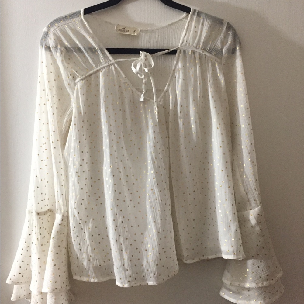 Woman’s Hollister top